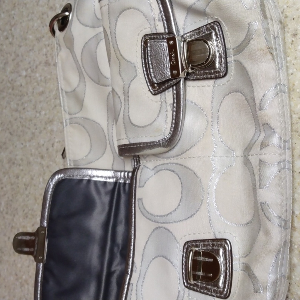 Coach Handbag - Picture 7 of 8